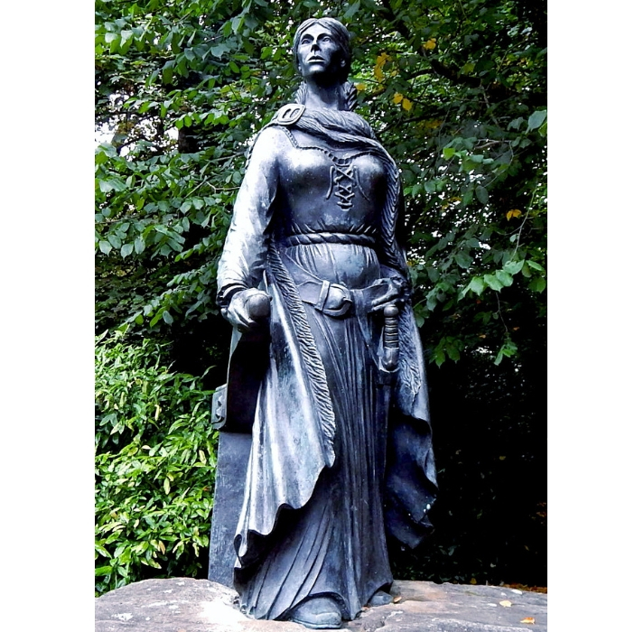 Statue of Grainne Mhaol Ni Mhaille (Grace O'Malley), the Irish Pirate