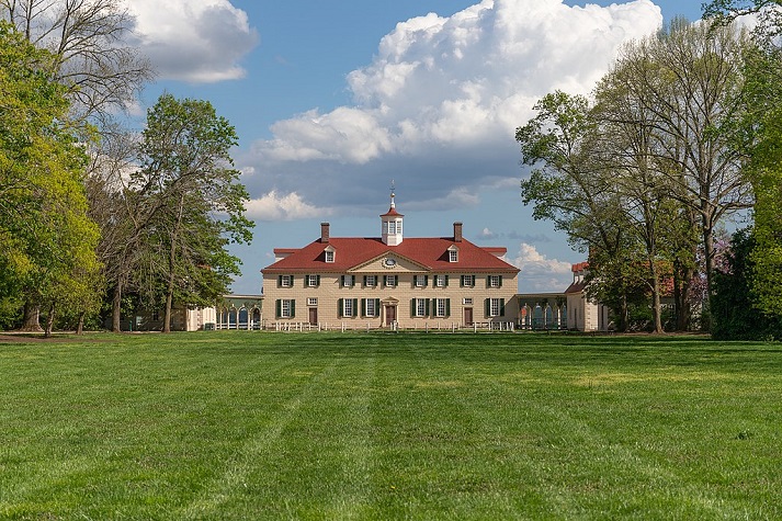 the mansion at Mount Vernon