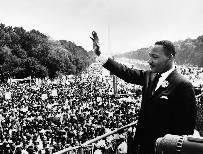 MLK 8/28/1963 on Lincoln Memorial steps