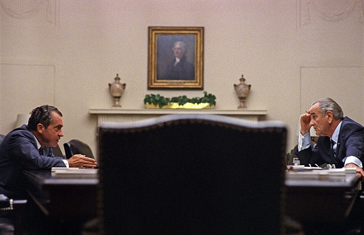 Lyndon Johnson meeting with Richard Nixon, 1968