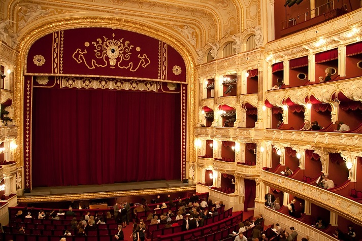 proscenium stage
