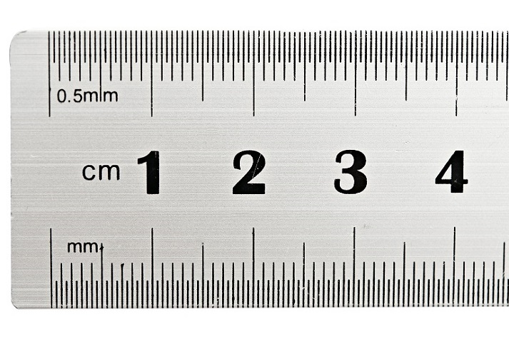 life size ruler with centimeters and inches
